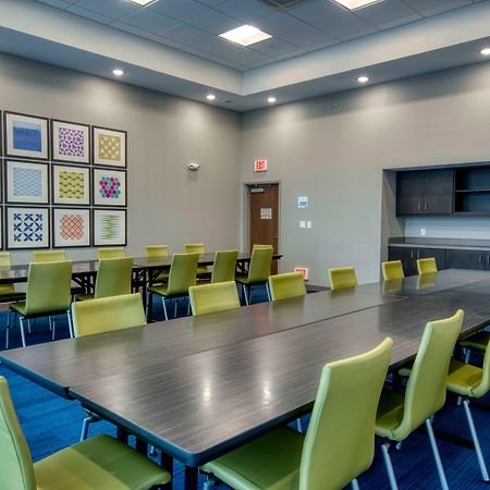 Holiday Inn Express & Suites - Omaha Downtown - Airport By Ihg Buitenkant foto
