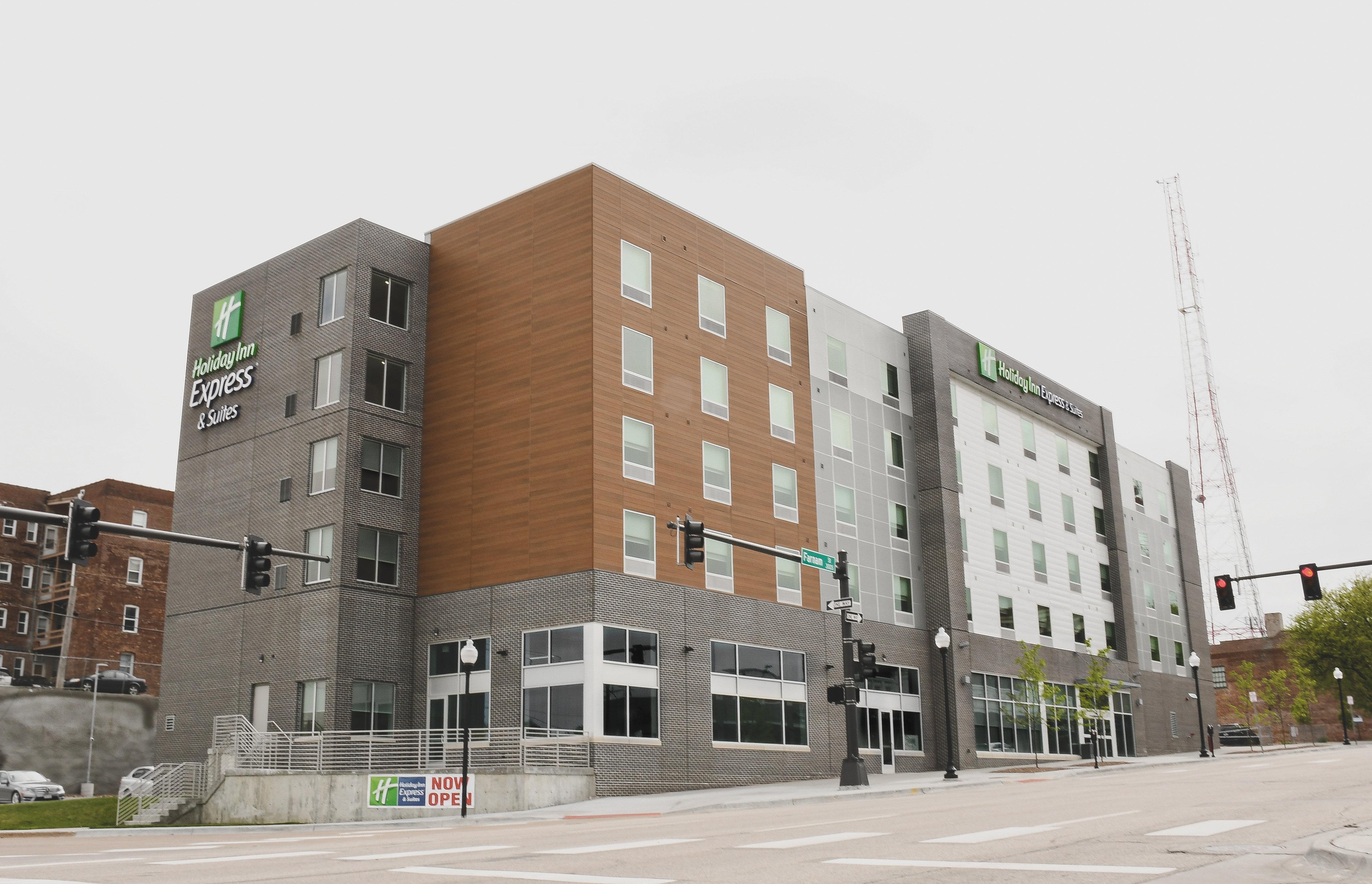 Holiday Inn Express & Suites - Omaha Downtown - Airport By Ihg Buitenkant foto